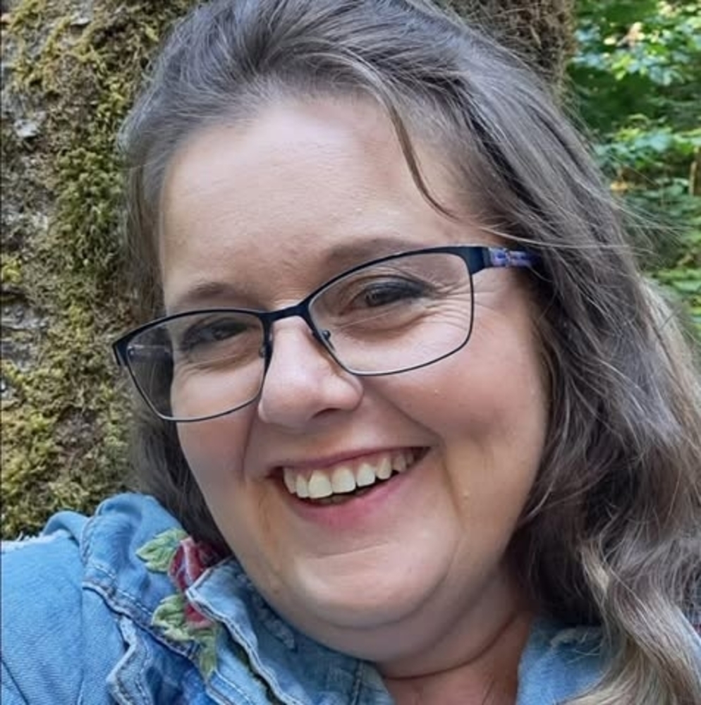 Meet your Posher, Leana